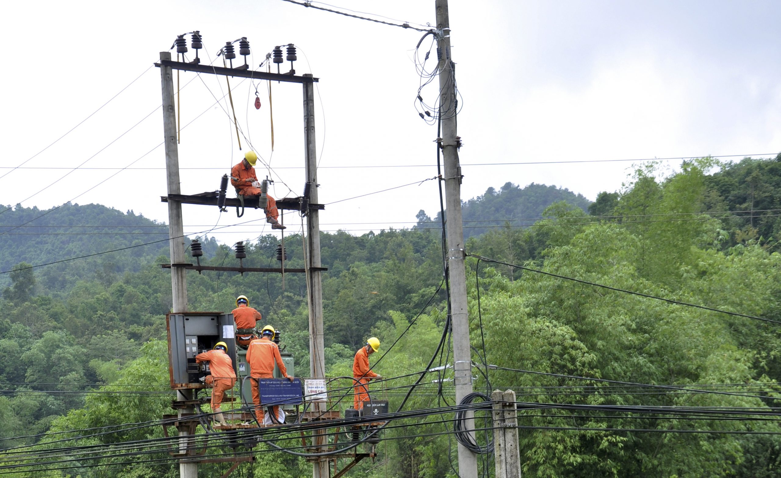 EVNSPC triển khai đảm bảo hệ thống lưới điện vận hành an toàn