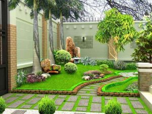 Một sân vườn nhỏ xinh xắn góp phần tạo nên không gian trong lành cho ngôi nhà