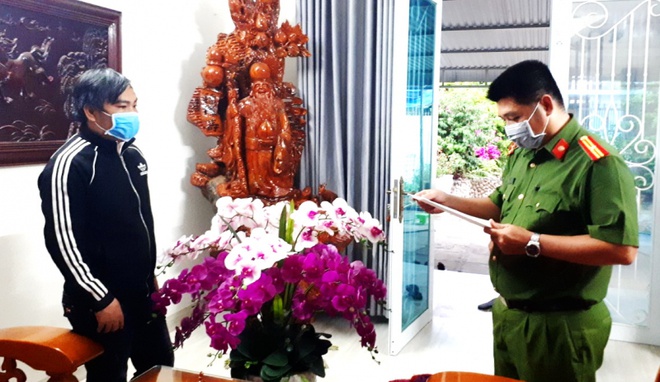 Công bố ra quyết định khám xét nơi ở của Nguyễn Dương Thế Hùng